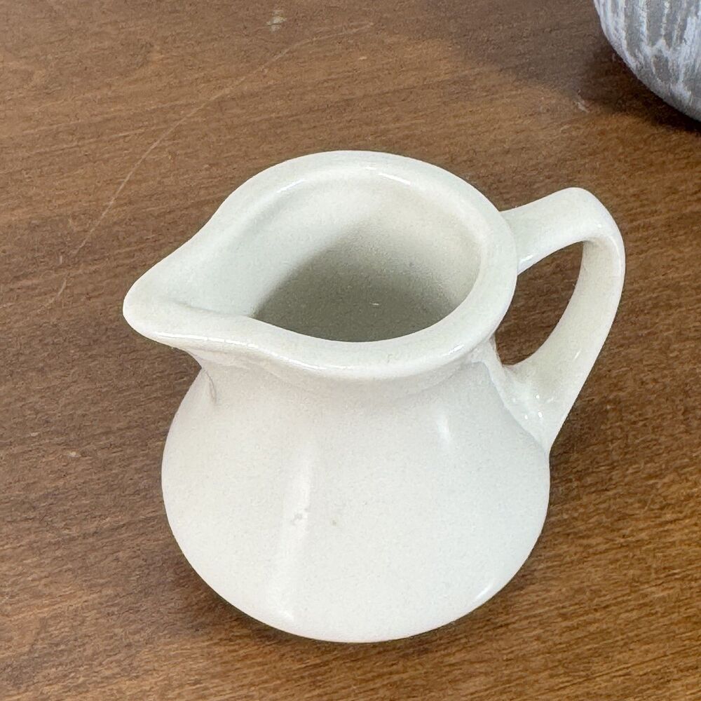 Vintage Hall China Off-White Ceramic Creamer Pitcher Made in USA - Picture 2 of 5
